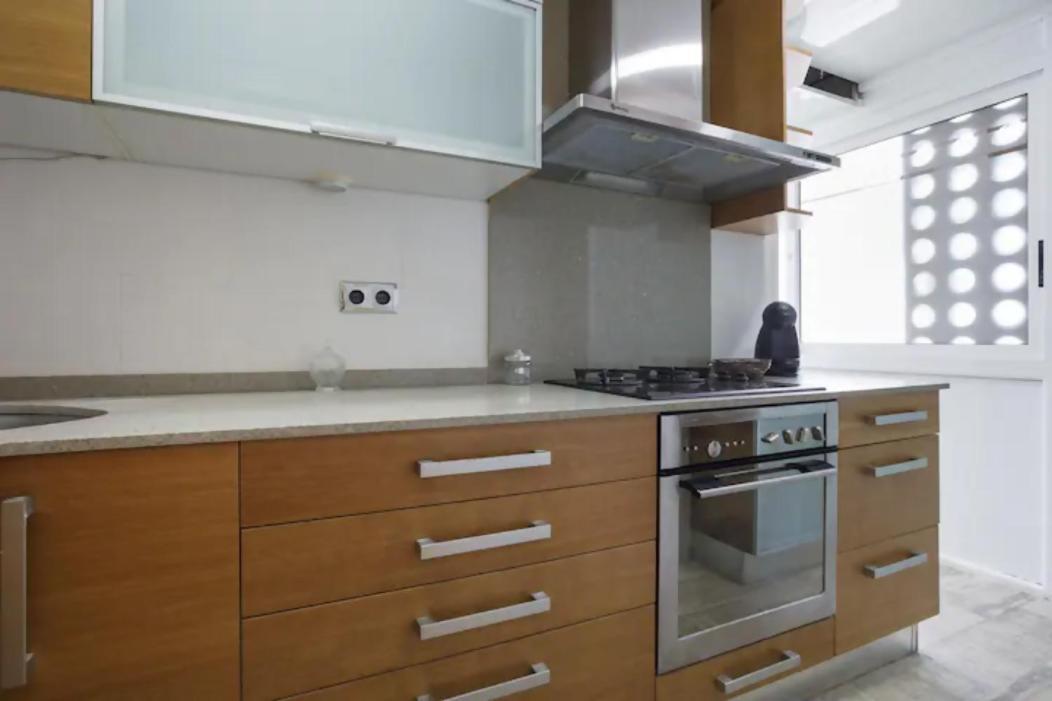 Apartamento Playa Con Piscina Parking Y 2 Habitac Castelldefels Exterior photo