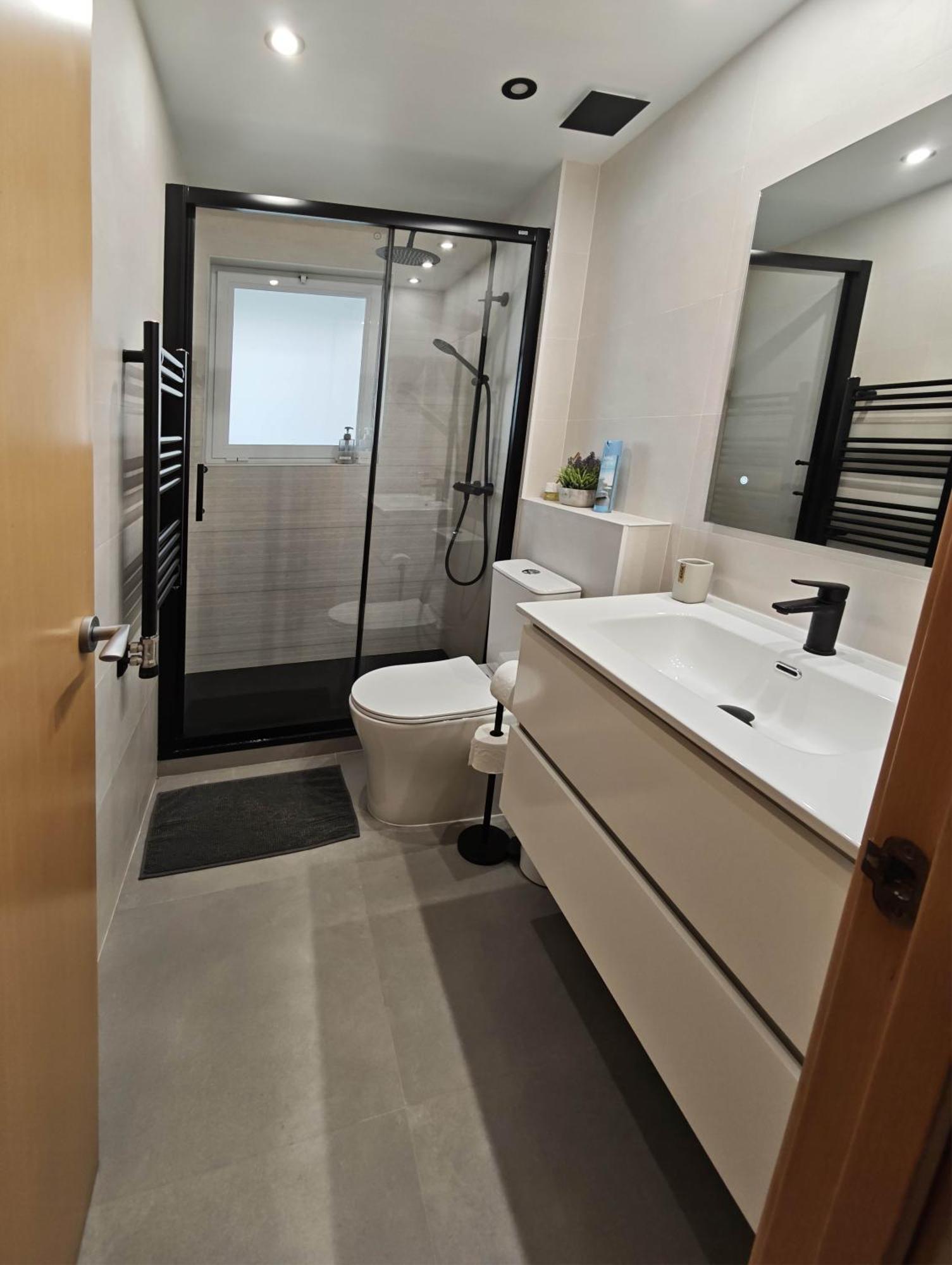 Apartamento Playa Con Piscina Parking Y 2 Habitac Castelldefels Exterior photo